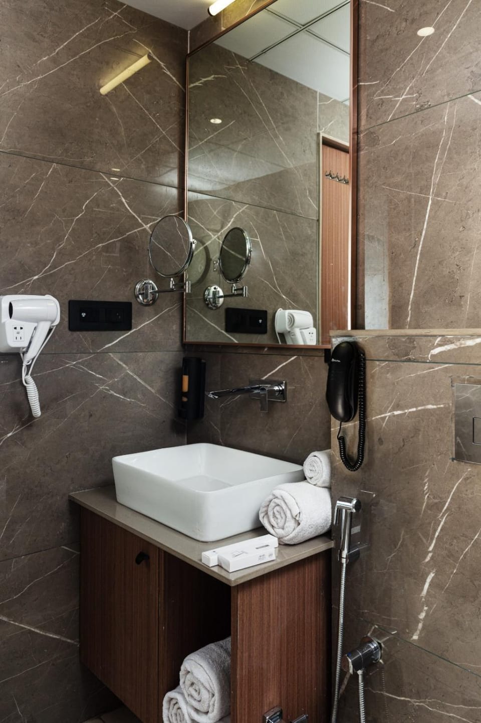 Shower, Bathroom, towels