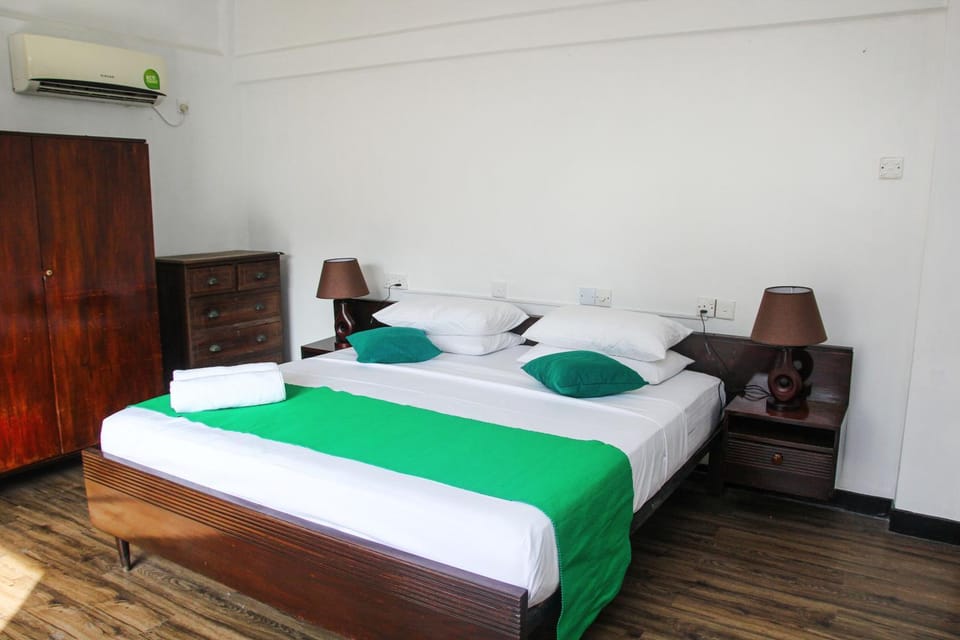 Bed, Photo of the whole room, Bedroom, wardrobe, air conditioner