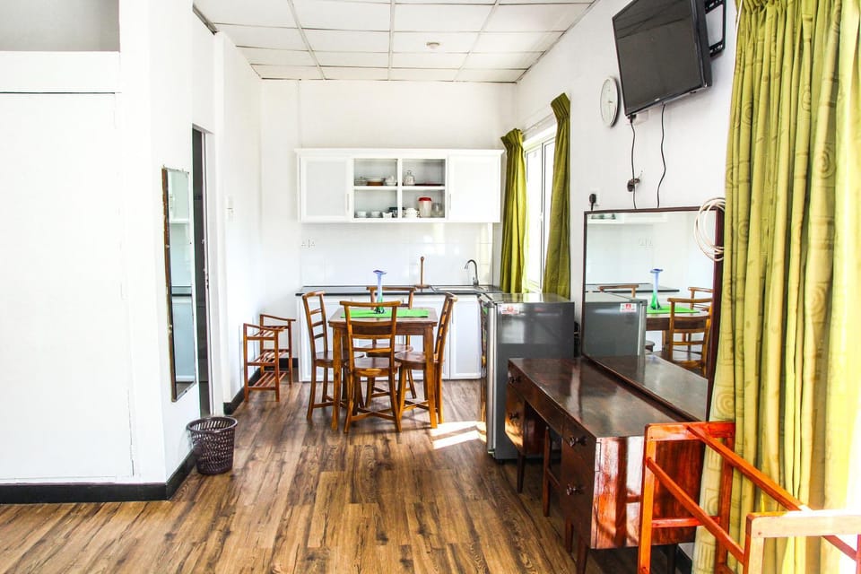 TV and multimedia, Kitchen or kitchenette, Seating area, Dining area