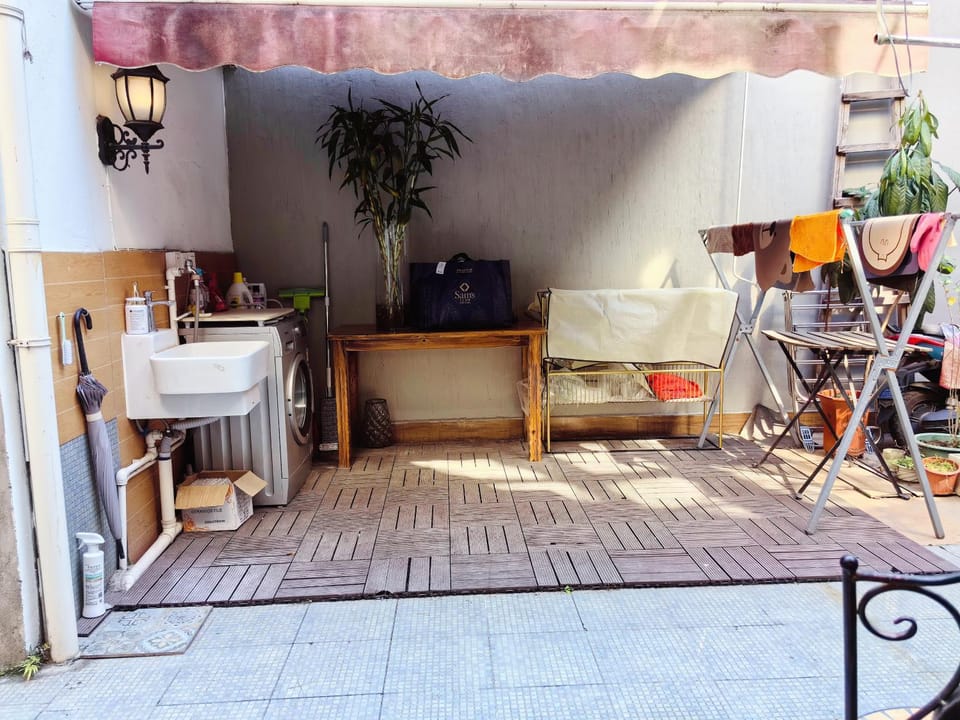 Patio, Seating area