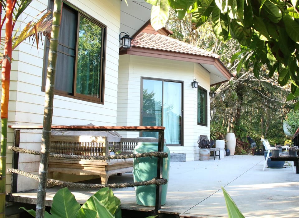 Balcony/Terrace, Garden view, Lake view