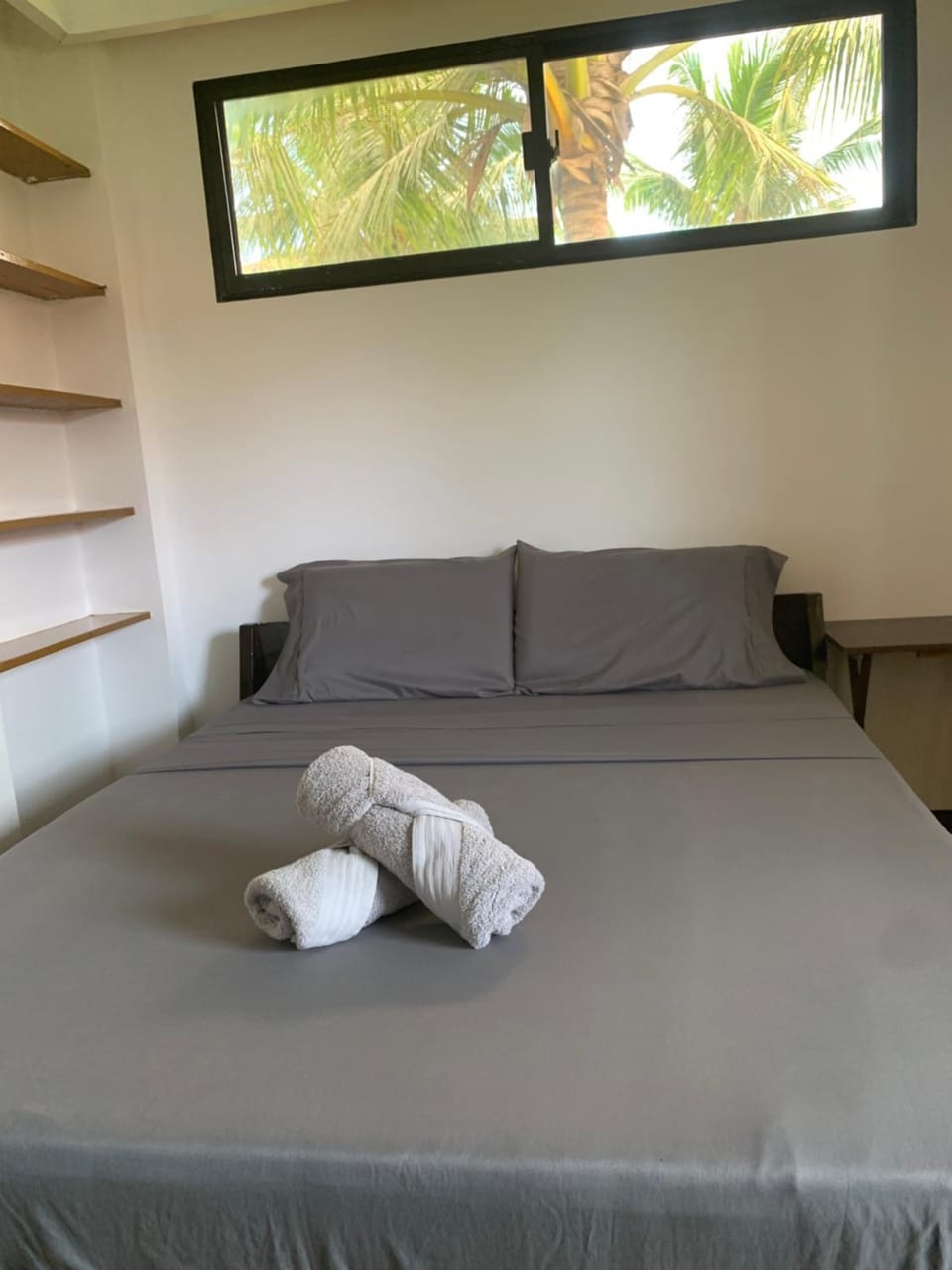 Bed, Bedroom, towels