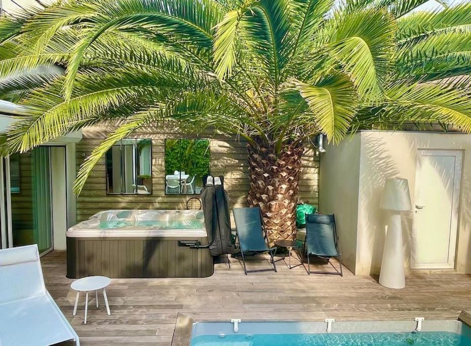 Patio, Garden, Hot Tub, Hot Tub, Spa and wellness centre/facilities, Garden view, Pool view, Swimming pool, sunbed