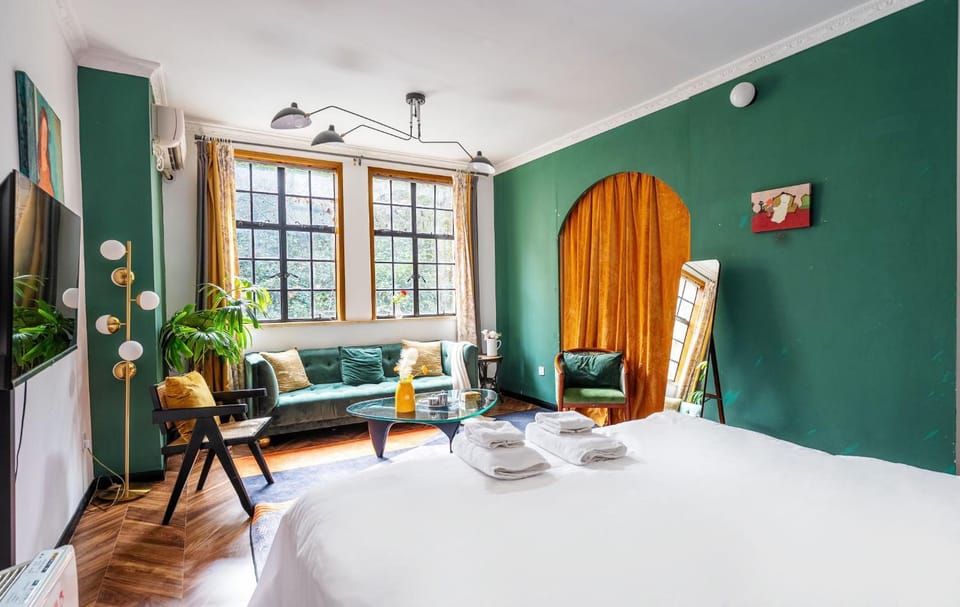Bed, Living room, Bedroom