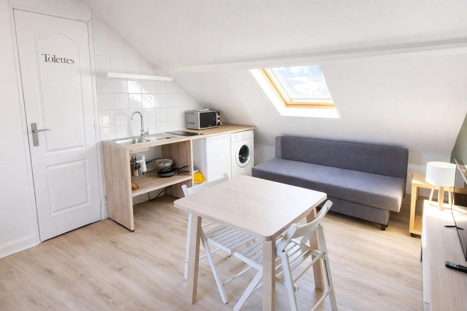 Living room, stove, washing machine, kitchen