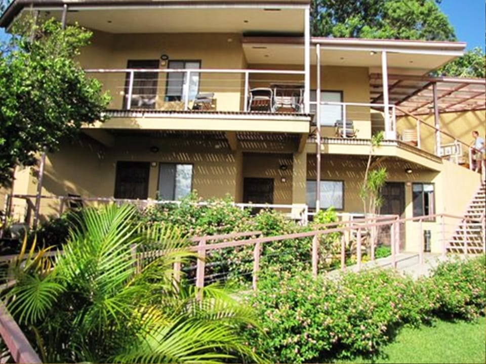Property building, Day, Garden