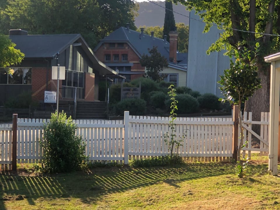 ‘Biloela’ Central Yack House House in Yackandandah