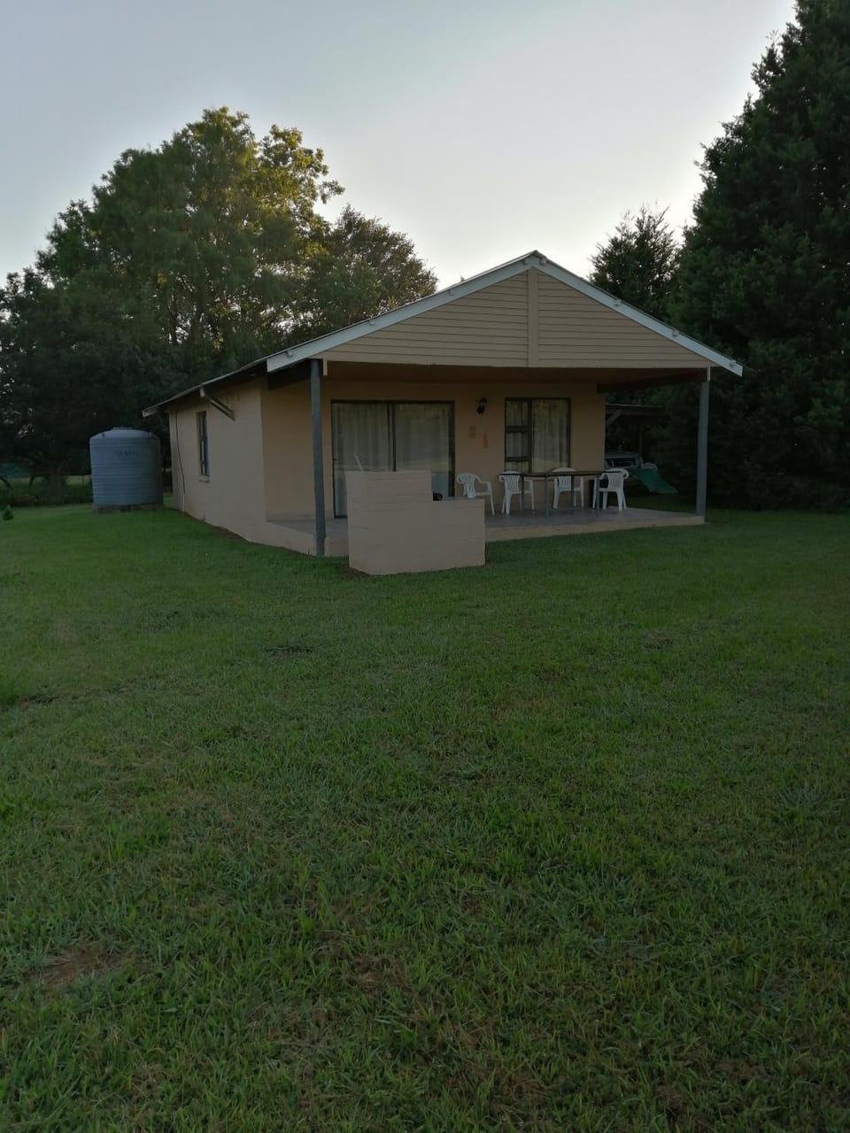 Property building, Garden, Swimming pool