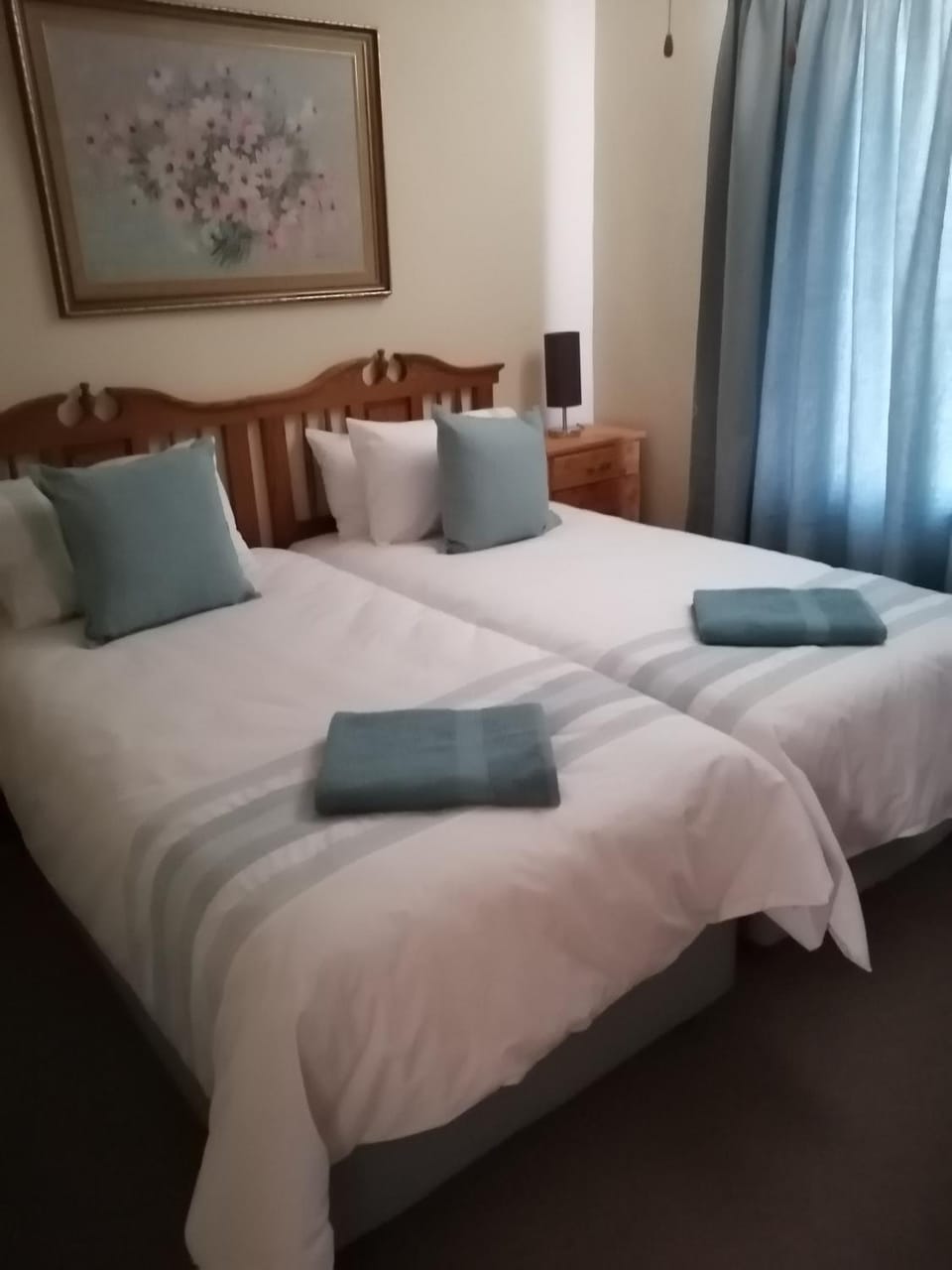Bed, Bedroom, Swimming pool, towels
