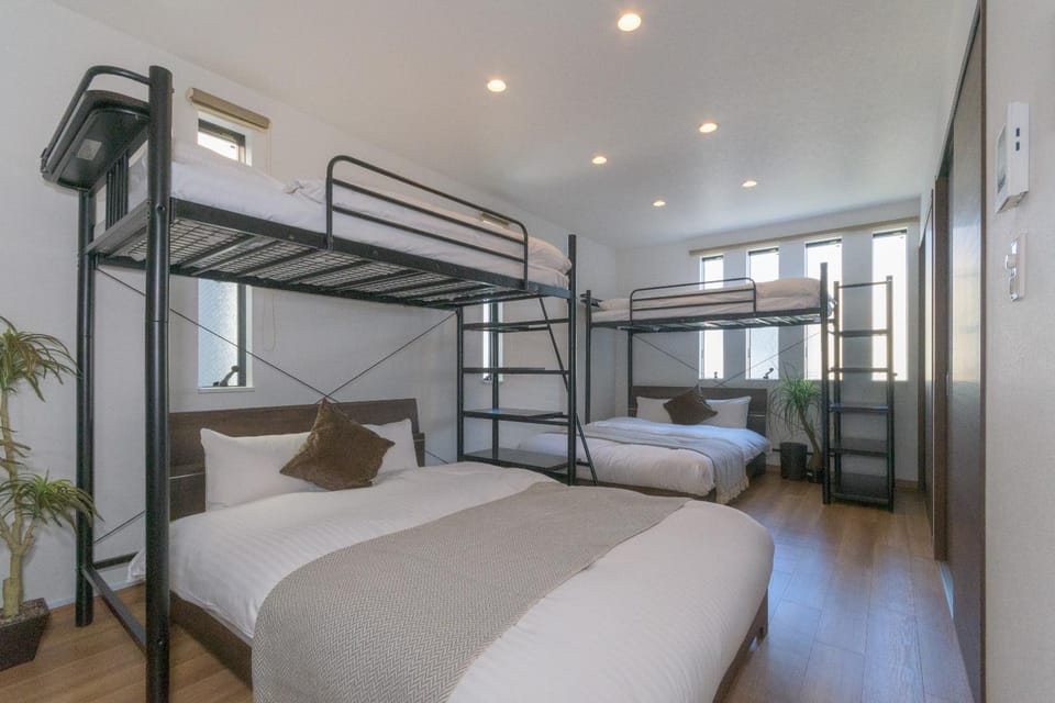 bunk bed, air conditioner