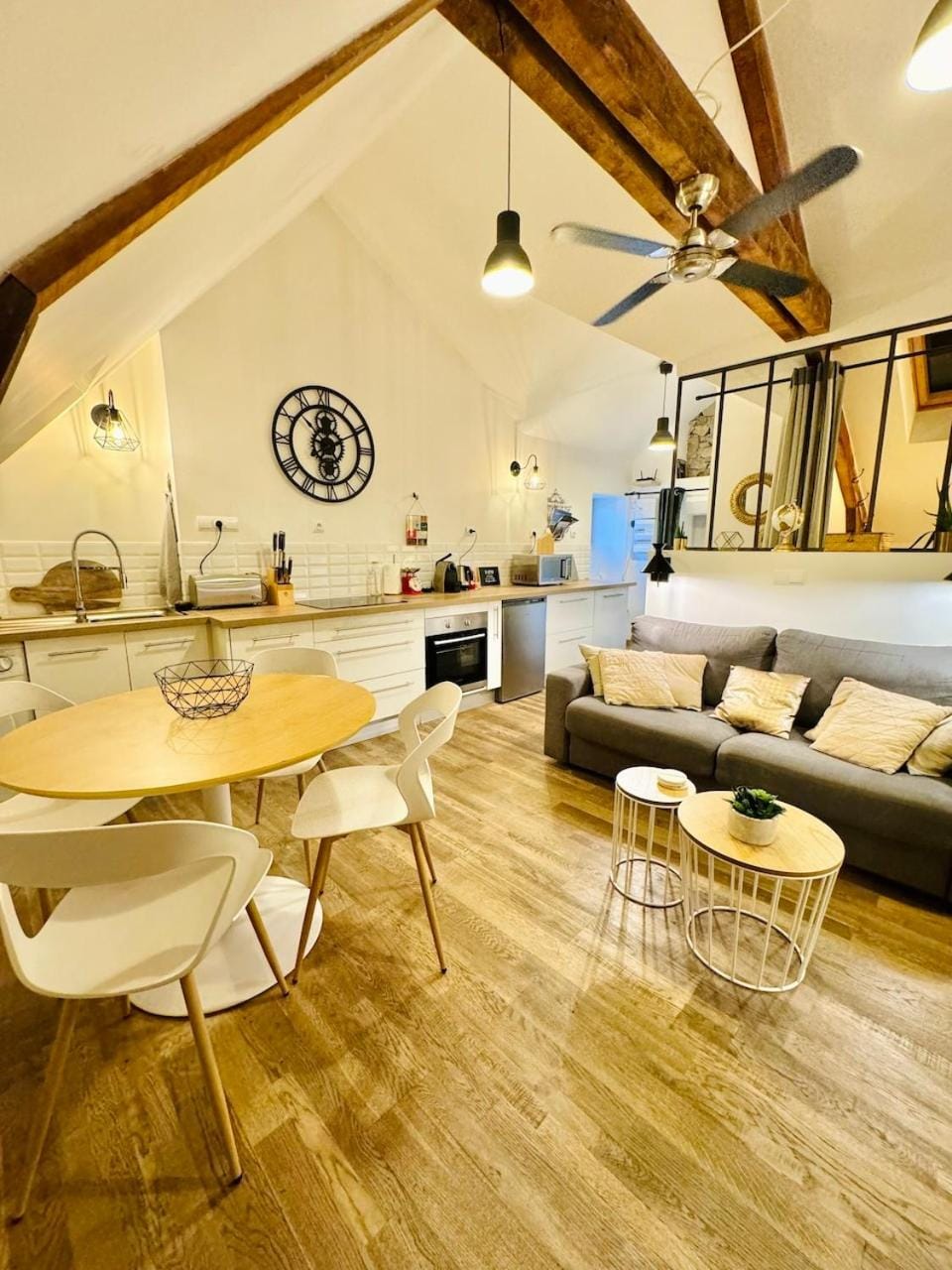 Kitchen or kitchenette, Living room, Dining area