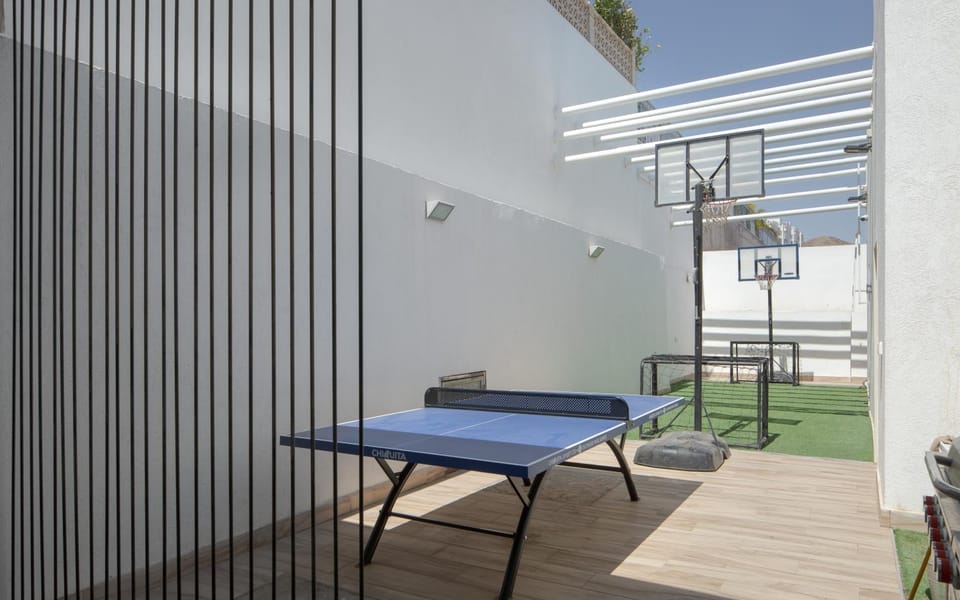 Table tennis