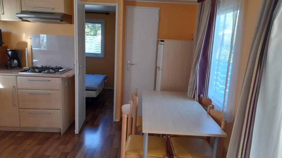 Kitchen or kitchenette, stove