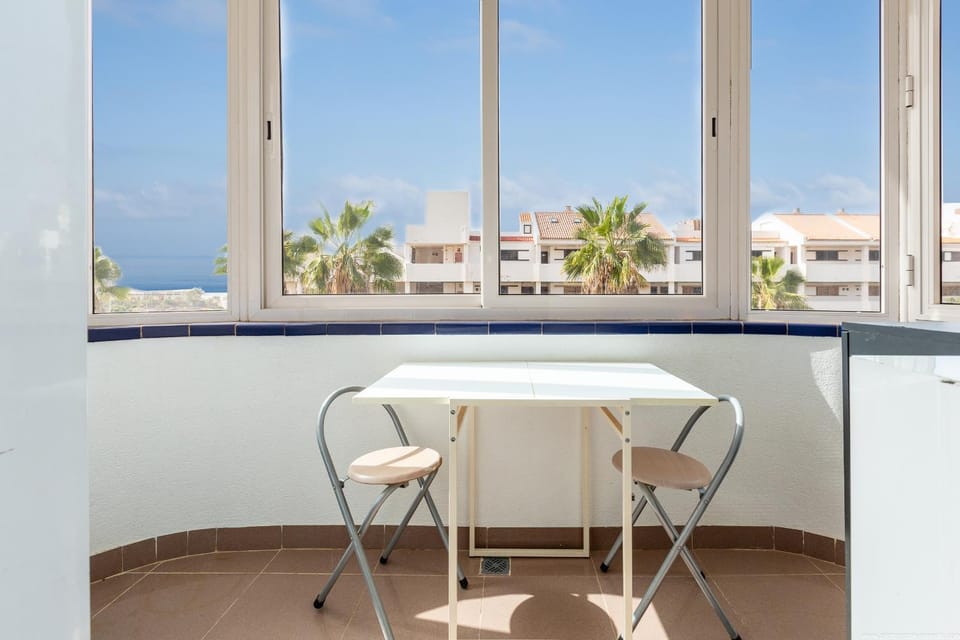 Los Cristianos 2 bedroom quiet complex 200 meters from the ocean Apartment in Los Cristianos