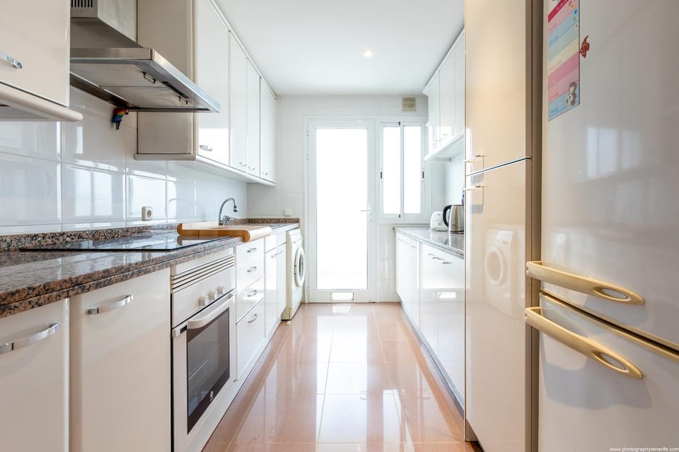 Los Cristianos 2 bedroom quiet complex 200 meters from the ocean Apartment in Los Cristianos