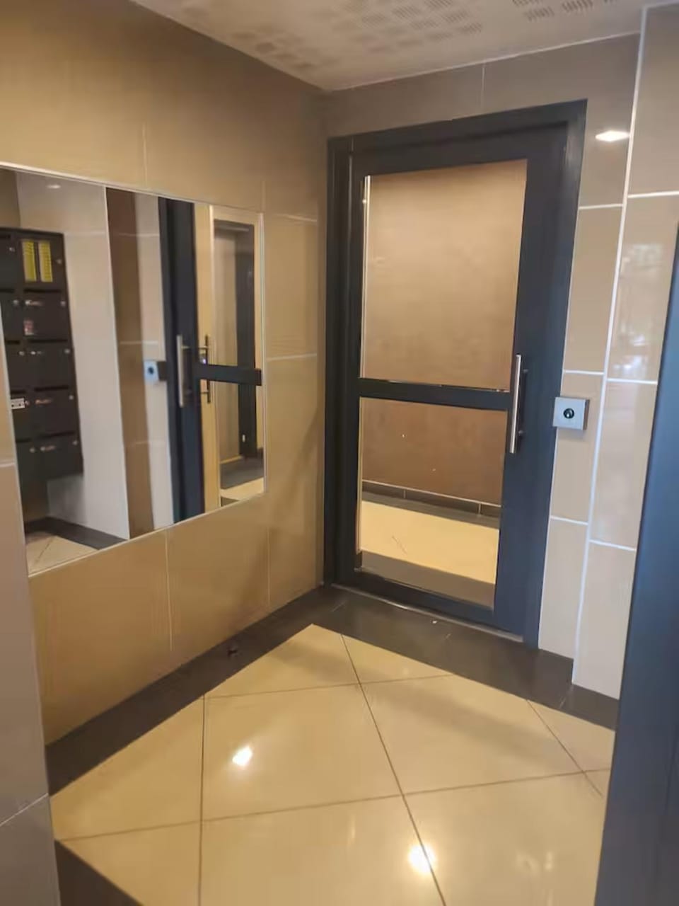 A 10 mins d'aéroport d'ORLY logement lumineux chaleureux Vacation rental in Île-de-France