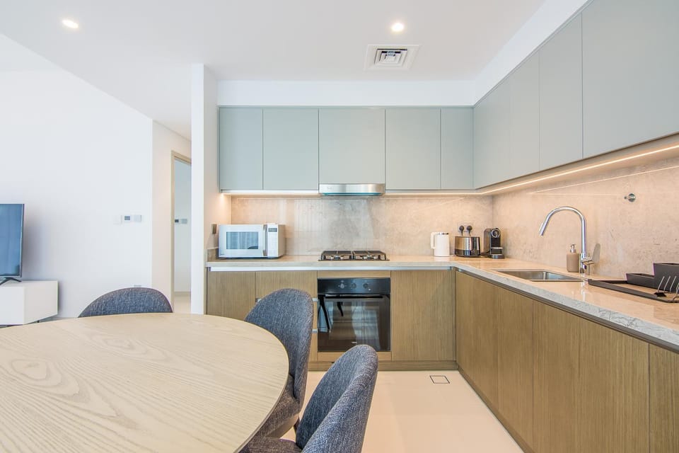 Kitchen or kitchenette, Dining area, minibar