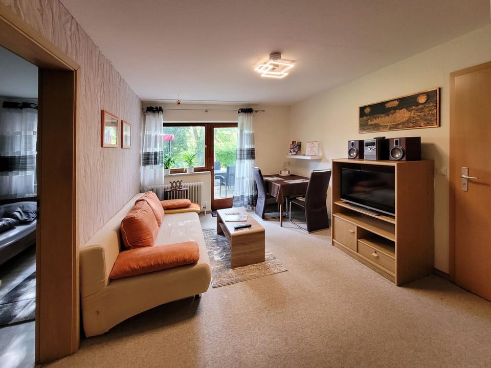 TV and multimedia, Living room, Dining area