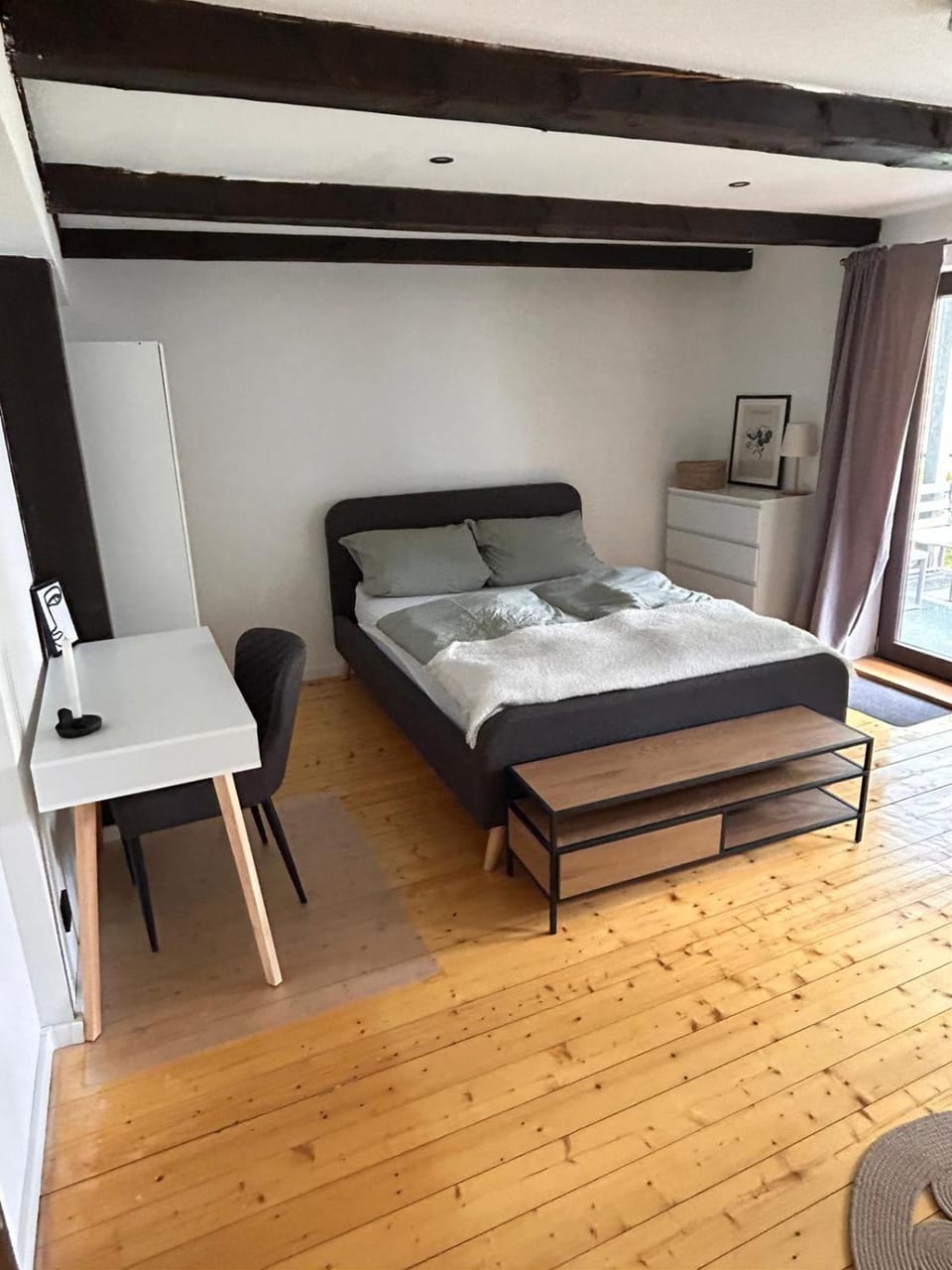Photo of the whole room