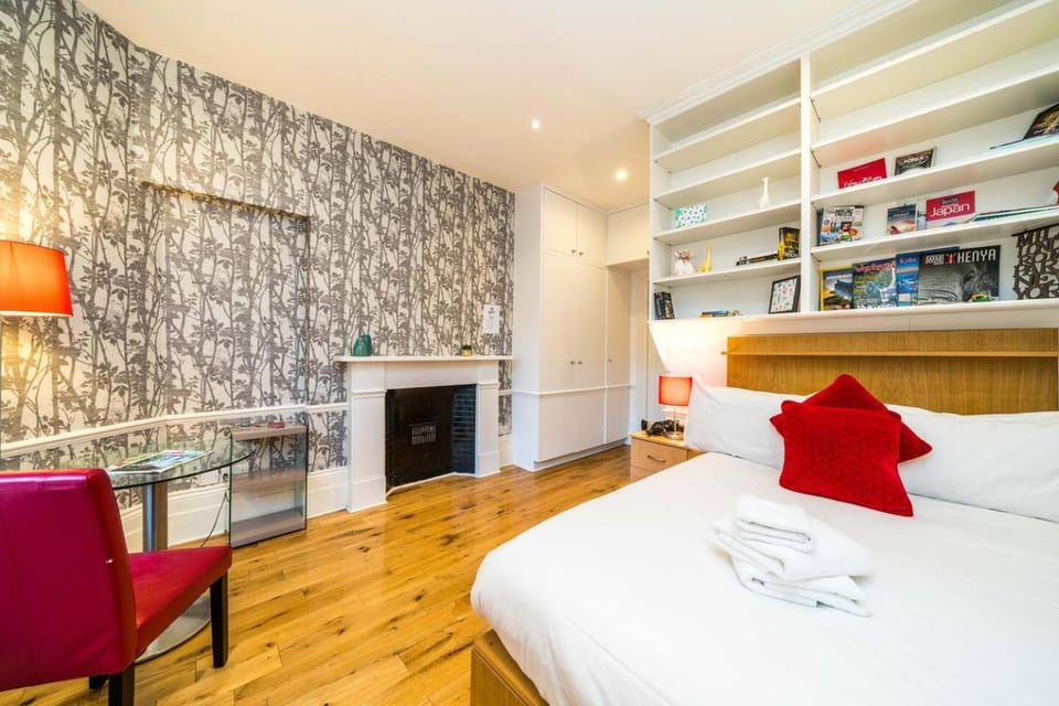 Marvellous Flat in Earls Court Apartment in City of Westminster