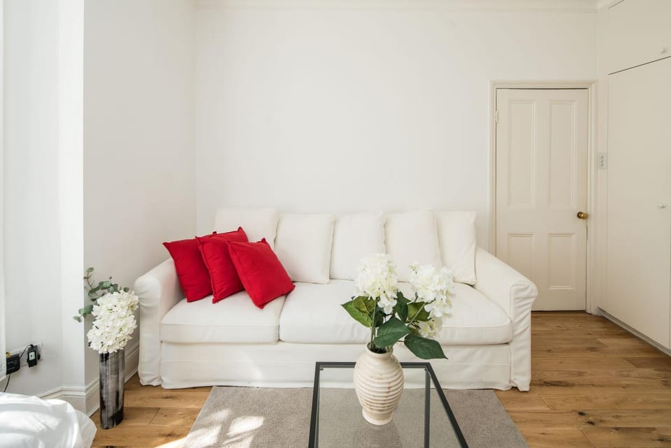 Marvellous Flat in Earls Court Apartment in City of Westminster