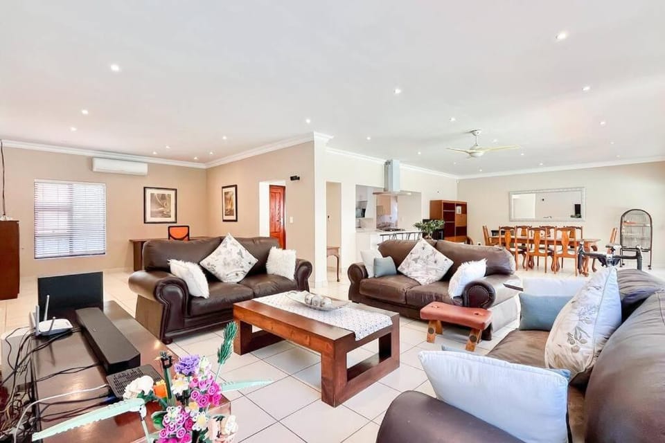 Luxurious, spacious & central Apartment in Sandton