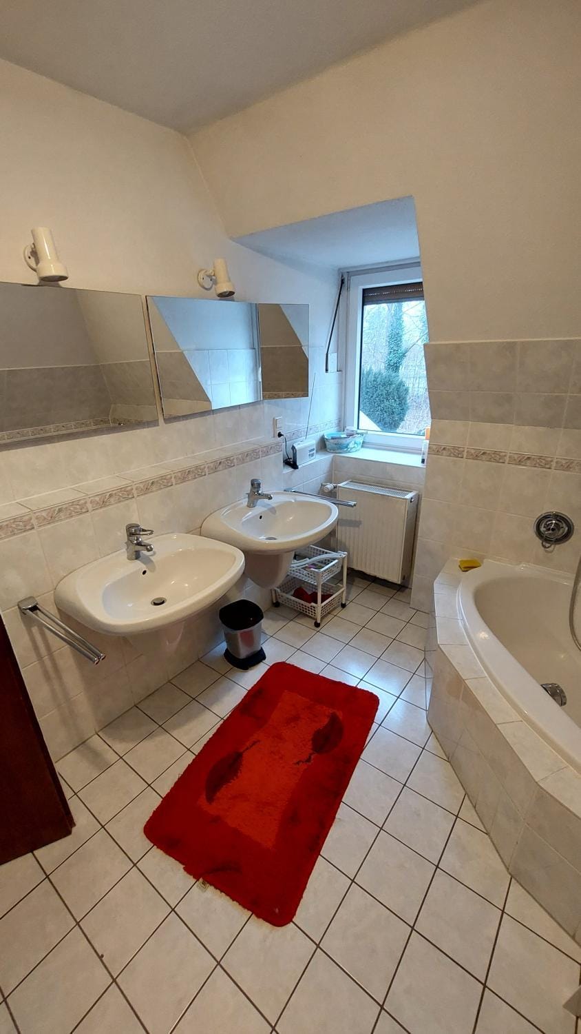 Doppelzimmer im Einfamilienhaus, mit eigenem Bad und Küchenmitbenutzung Apartment in Lubeck