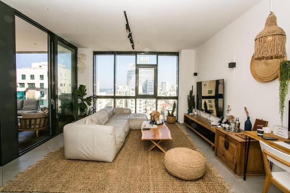 Luxury 2BR Beachfront Apartment Apartment in Tel Aviv-Yafo