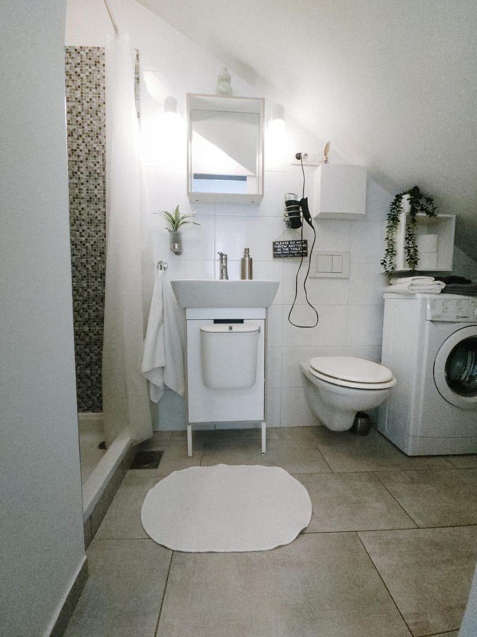 Bathroom, towels, washing machine