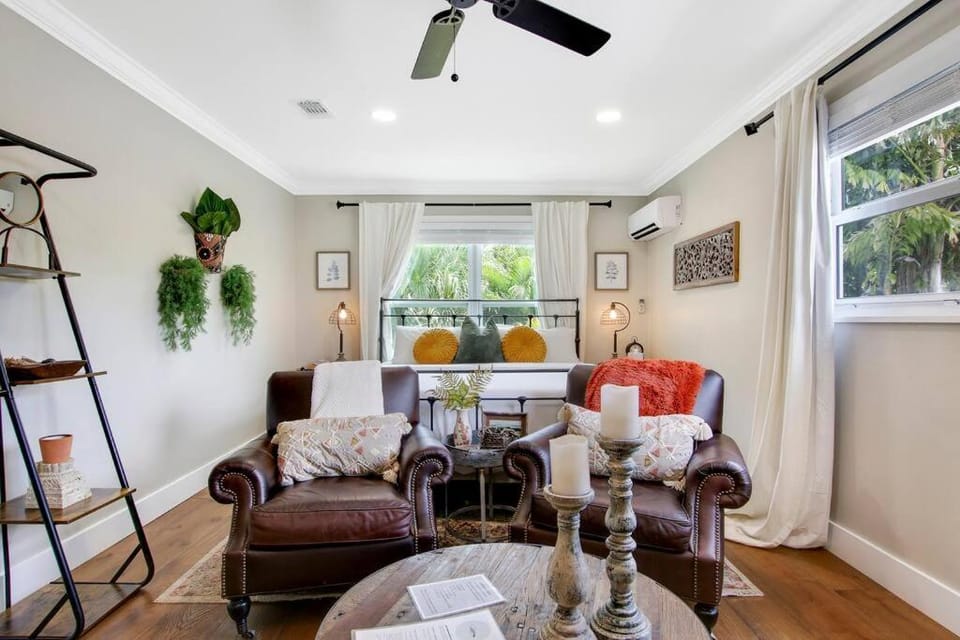 New Studio Apartment w Kitchen - A Apartment in West Palm Beach