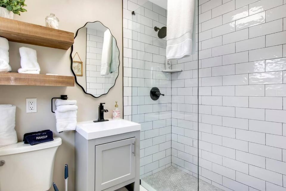 New Studio Apartment w Kitchen - A Apartment in West Palm Beach