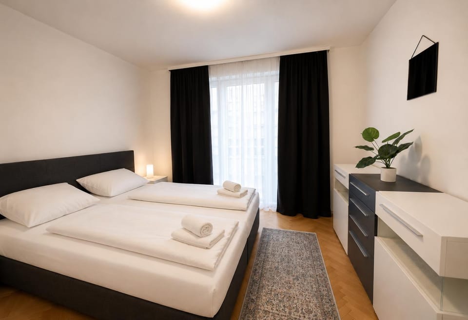 Bedroom, storage