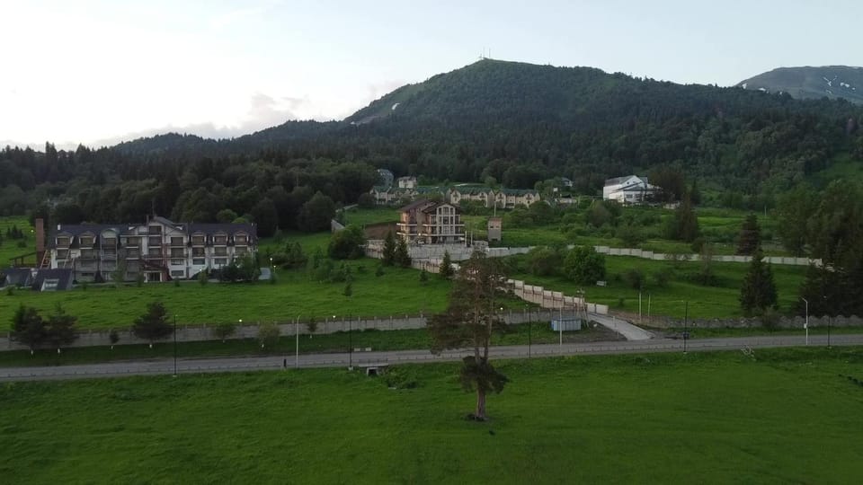 Bird's eye view, Mountain view