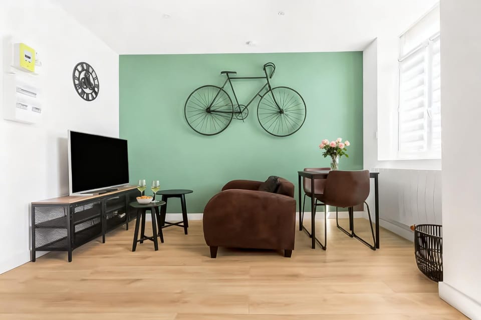 TV and multimedia, Seating area