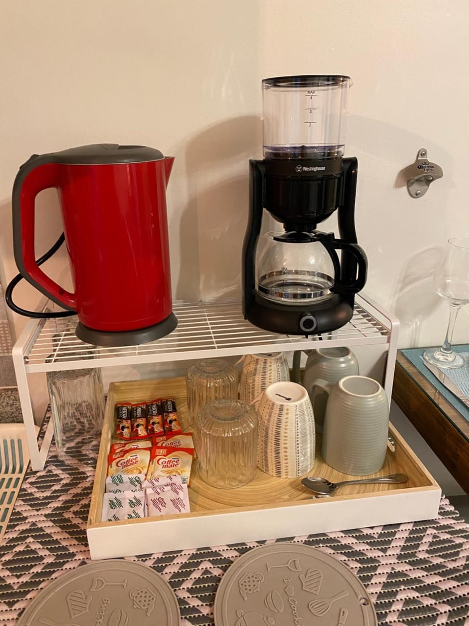 Kitchen or kitchenette, Internal: Not applicable to any particular room