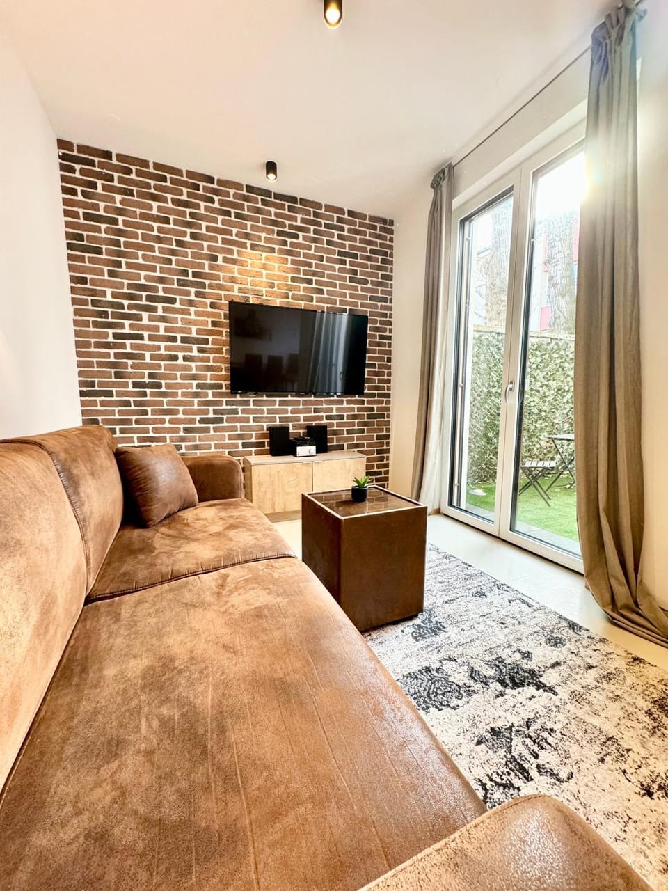 TV and multimedia, Living room, Seating area