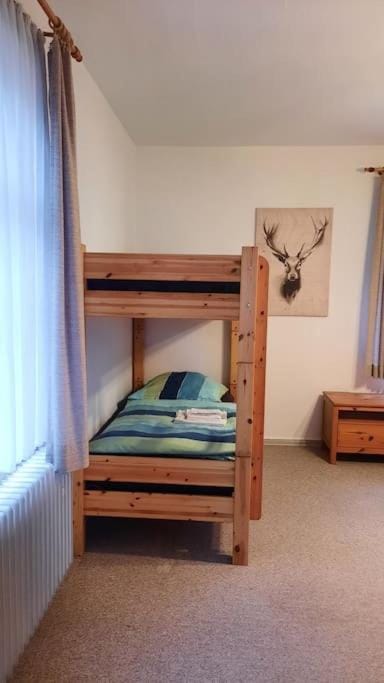 Bedroom, bunk bed