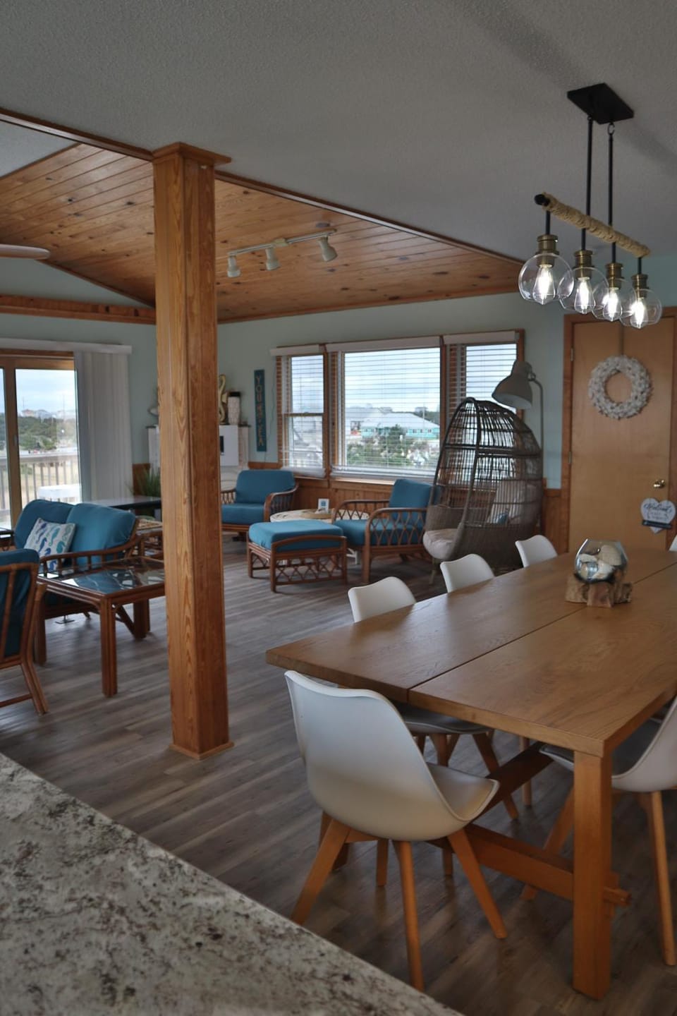 Living room, Seating area, Dining area