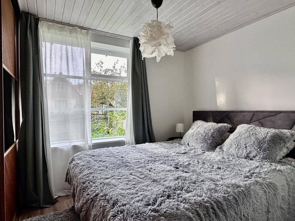 Bed, Photo of the whole room, Bedroom, Garden view
