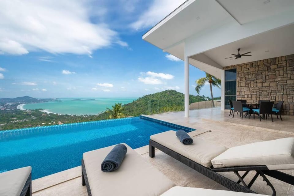 Sea view, Swimming pool, sunbed