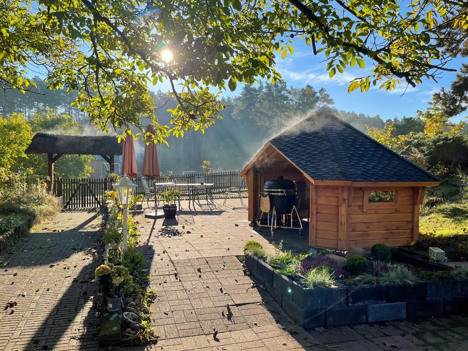 Spring, Day, Natural landscape, BBQ facilities, Garden, Balcony/Terrace, Garden view