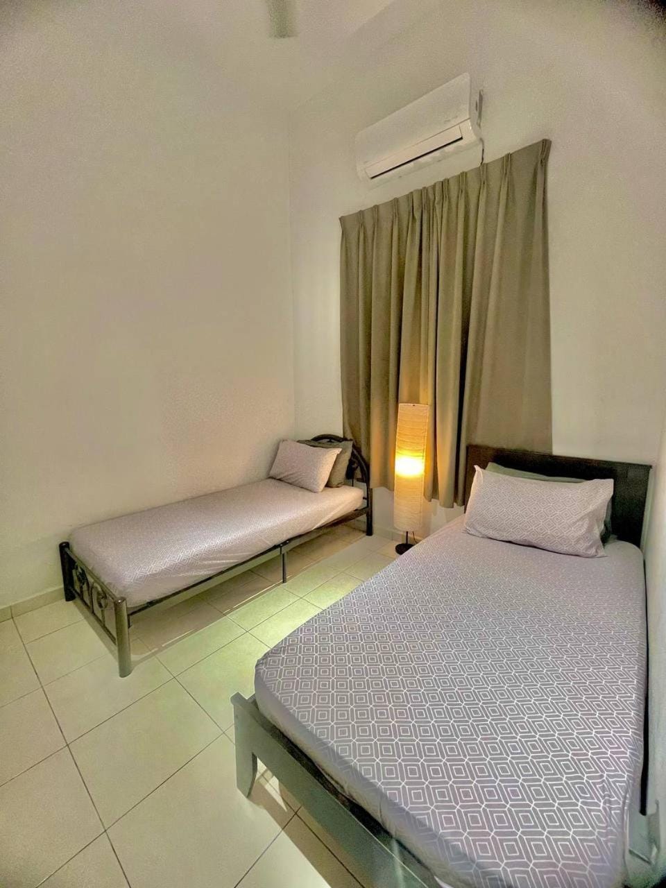 Bed, Bedroom, air conditioner