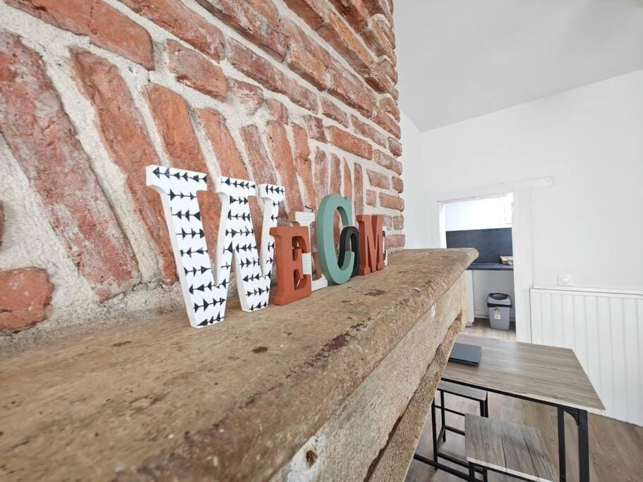 Studio entier proche des commerces - 1 à 2 pers - Apartment in Occitanie