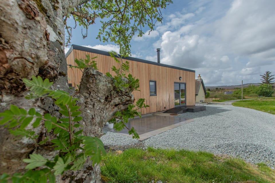 Property building, Day, Natural landscape, Garden