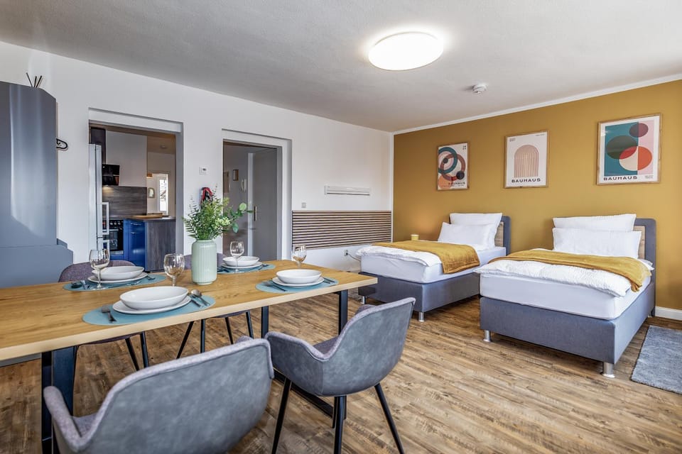 Bed, Kitchen or kitchenette, Photo of the whole room, Seating area, Dining area, Bedroom