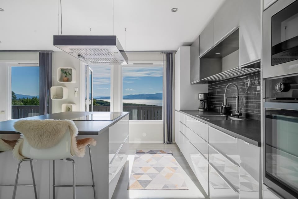Panorama view! Modern,Balcony/parking Apartment in Nordland, Norway