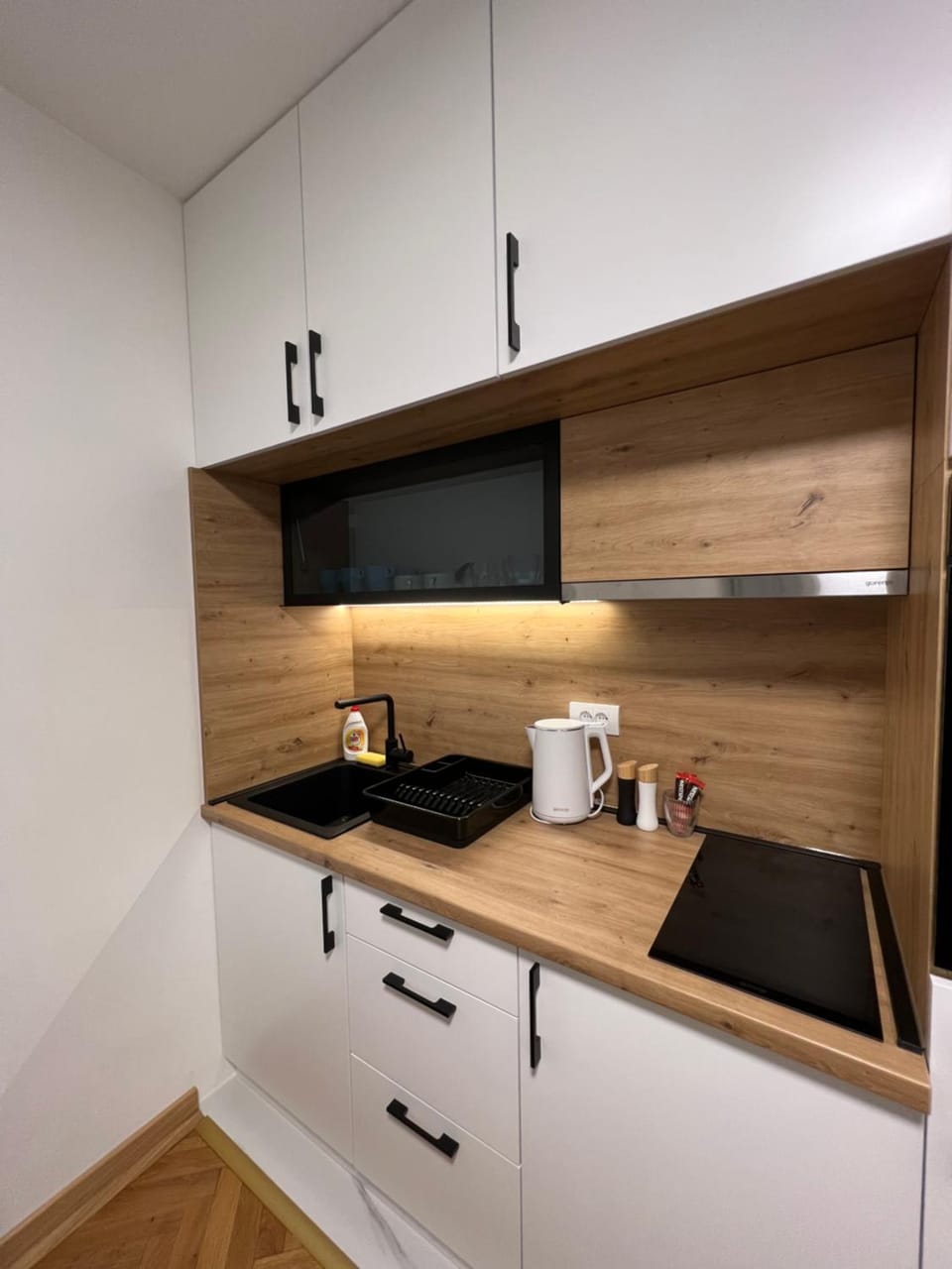 Coffee/tea facilities, pet friendly, stove