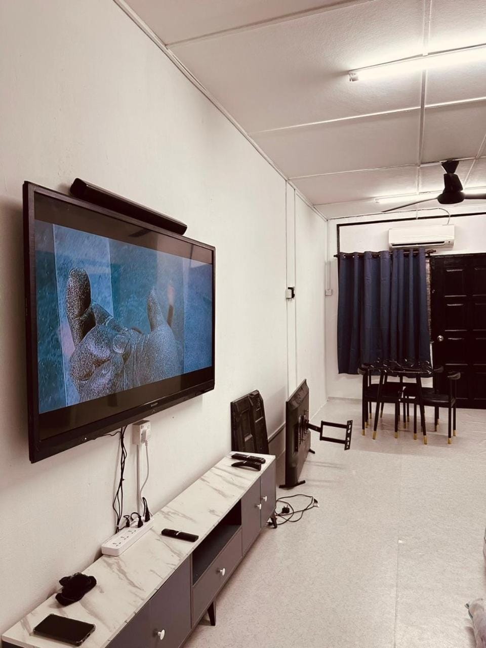 Homestay Syahezzie fully aircond Netflix With Jacuzi Apartment in Hulu Langat