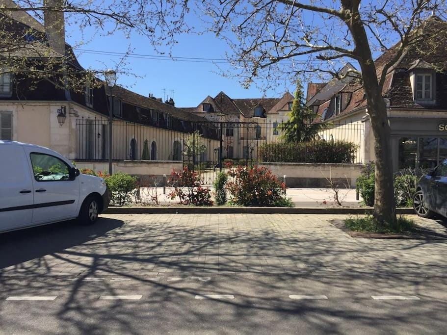 Bel appart au bord de l’eau proche gare avec wifi Apartment in Bourgogne-Franche-Comté