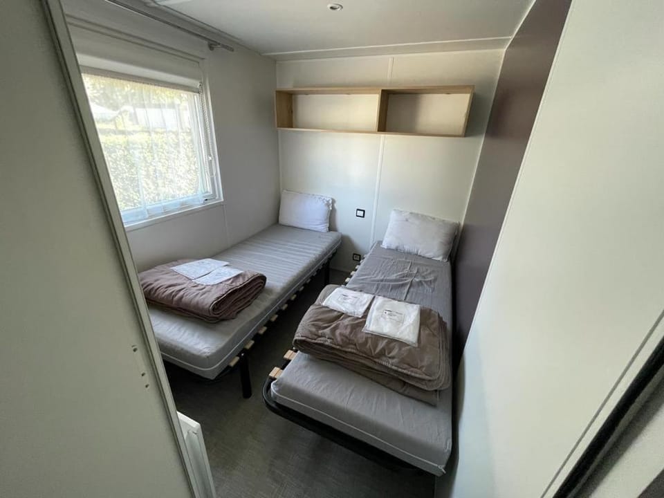 Photo of the whole room, Internal: Not applicable to any particular room